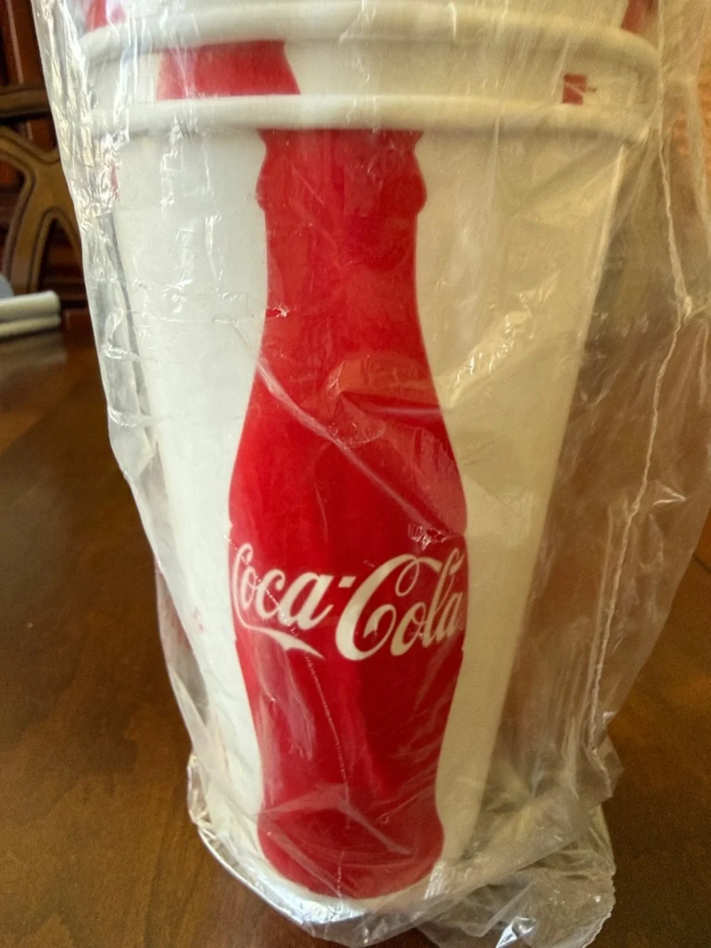 Coca Cola White paper Disposable 25 Cups sleeve with Red Bottle Design 32oz